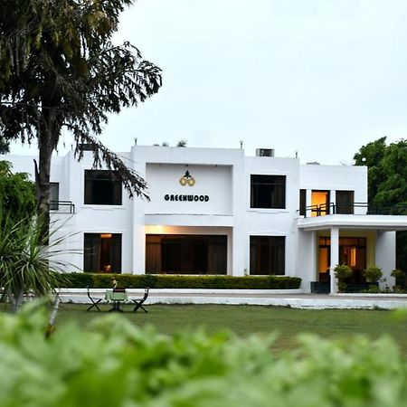 קג'ורהו Greenwood Hotel מראה חיצוני תמונה