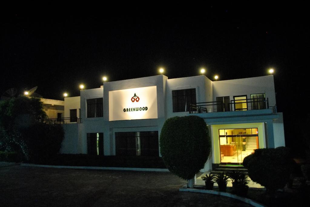 קג'ורהו Greenwood Hotel מראה חיצוני תמונה