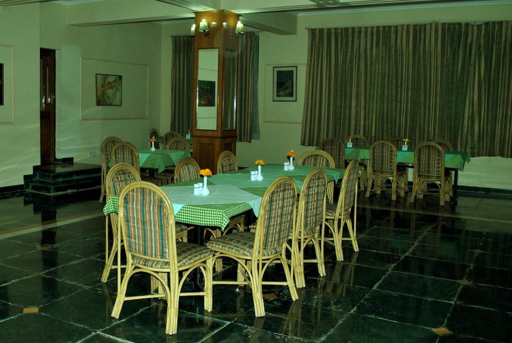 קג'ורהו Greenwood Hotel מראה חיצוני תמונה