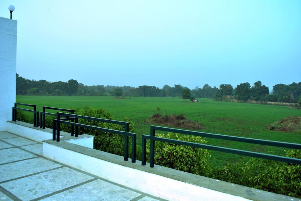 קג'ורהו Greenwood Hotel מראה חיצוני תמונה