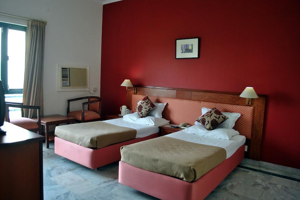 קג'ורהו Greenwood Hotel מראה חיצוני תמונה