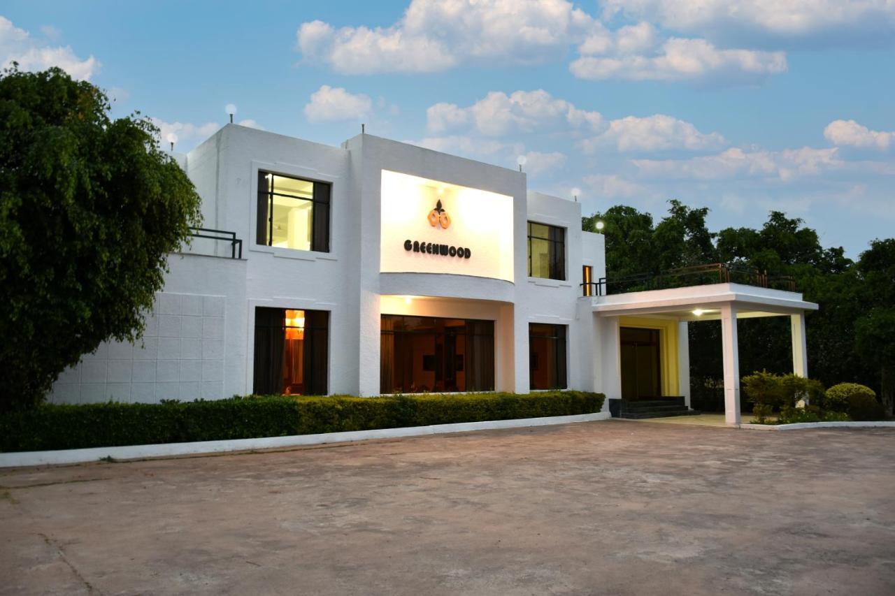 קג'ורהו Greenwood Hotel מראה חיצוני תמונה