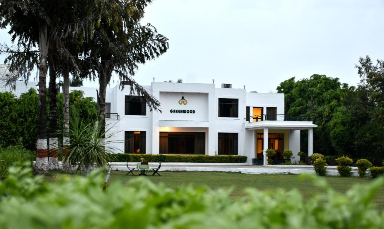 קג'ורהו Greenwood Hotel מראה חיצוני תמונה