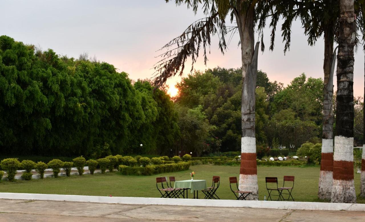 קג'ורהו Greenwood Hotel מראה חיצוני תמונה