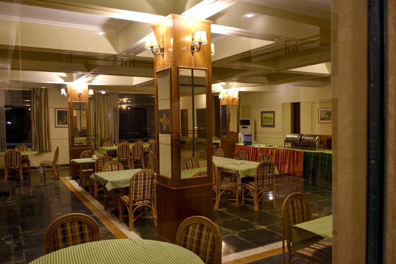 קג'ורהו Greenwood Hotel מראה חיצוני תמונה