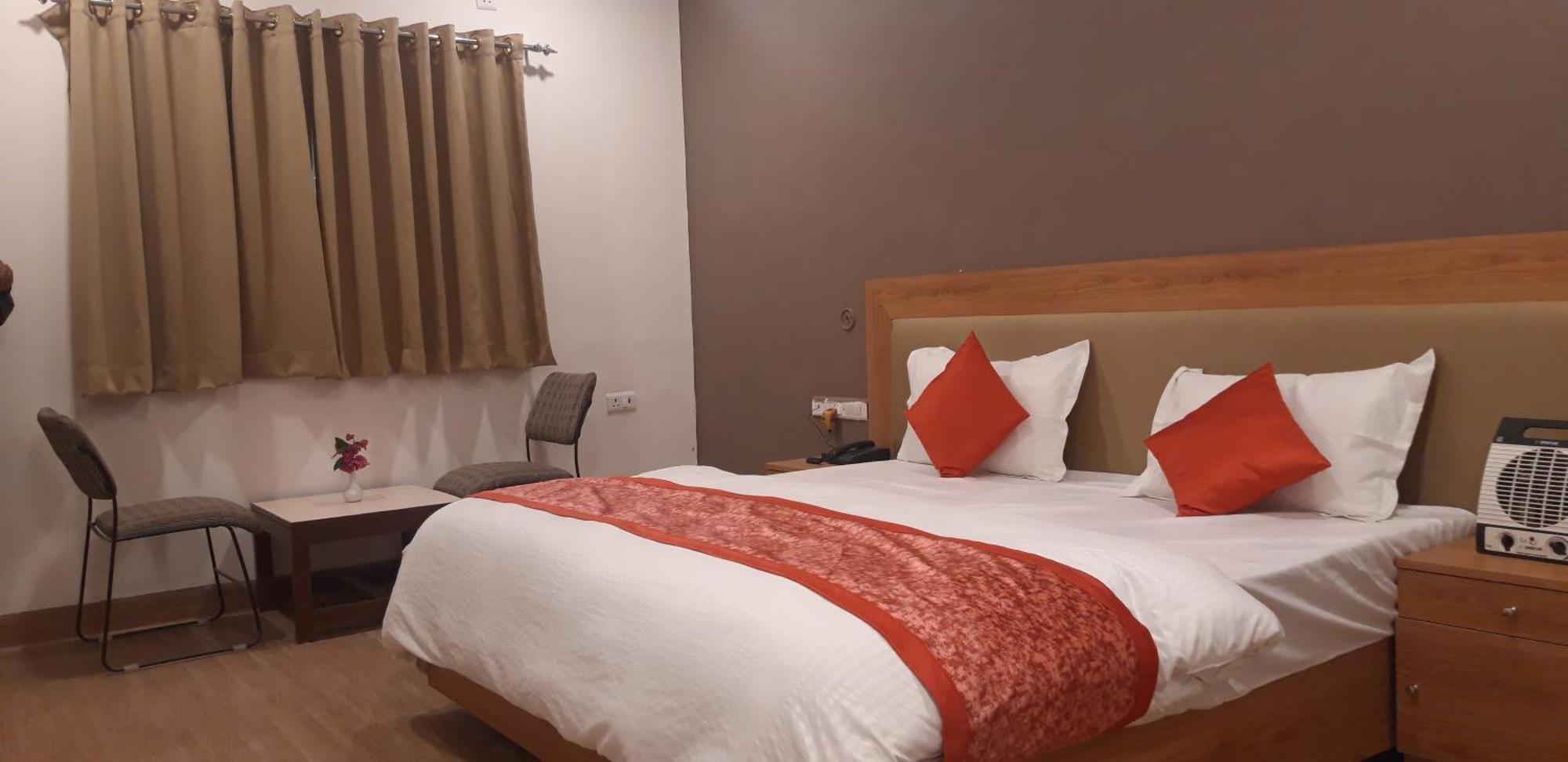 קג'ורהו Greenwood Hotel מראה חיצוני תמונה