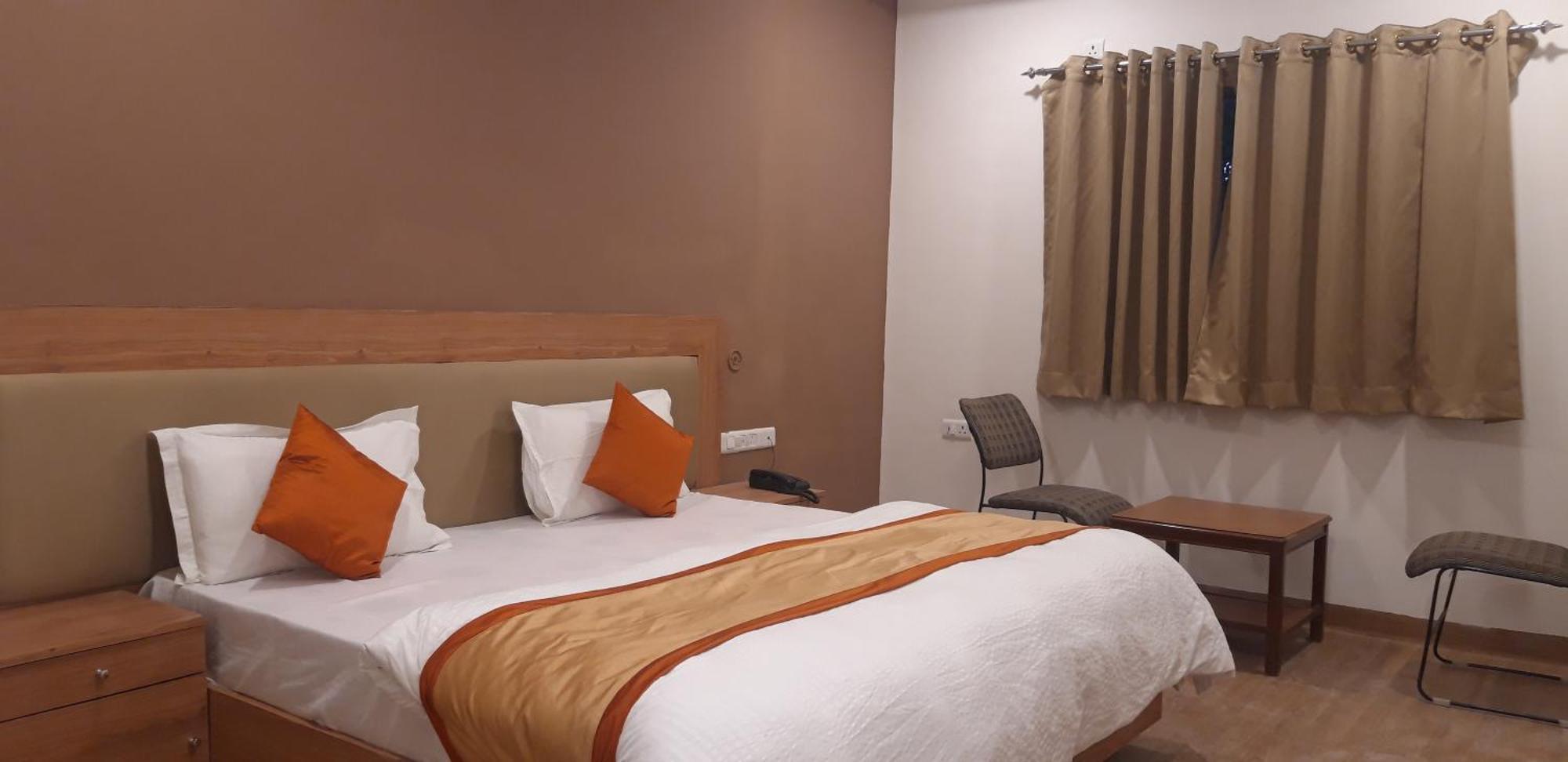 קג'ורהו Greenwood Hotel מראה חיצוני תמונה